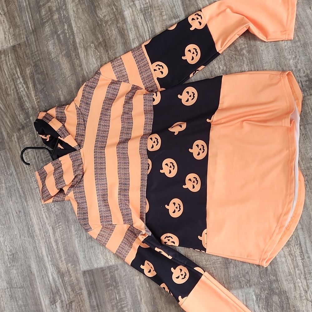 Halloween hooded shirt